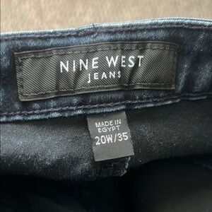 (NINE WEST
JEANS) women’s stretch 
20W/35 
SKINNY LEG